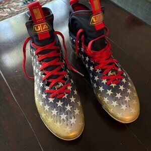 Under Armour Men’s Spotlight Lux LE MC Football Cleat Size 10- 3025366-100 USA